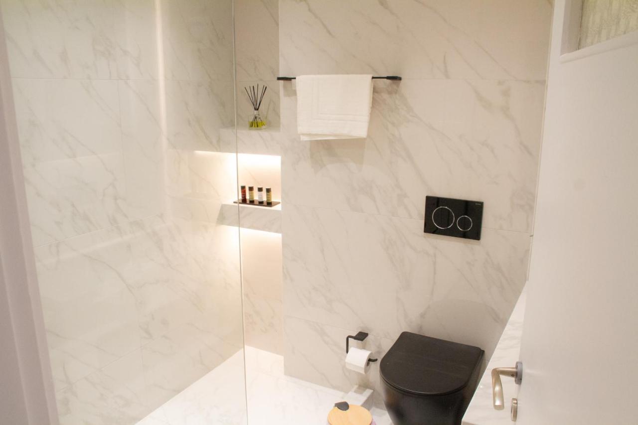 Acropolis Luxurious Legacy Apartment Атина Екстериор снимка