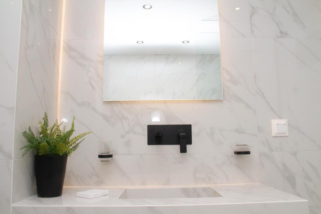 Acropolis Luxurious Legacy Apartment Атина Екстериор снимка